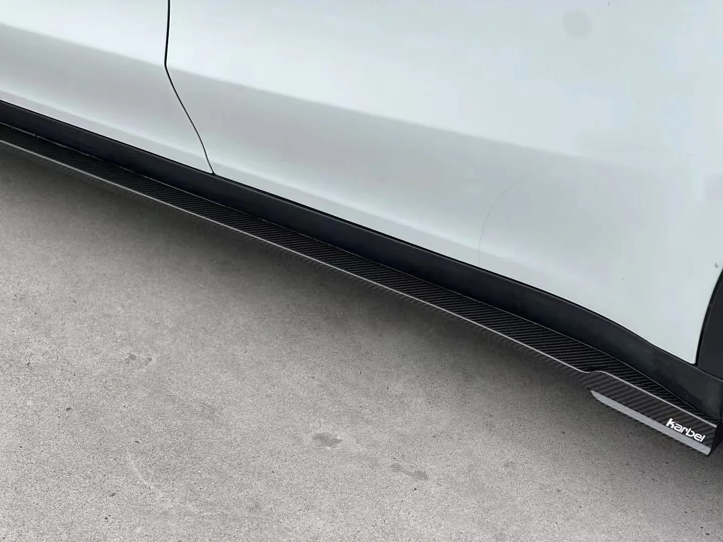 Karbel Carbon Pre-preg Carbon Fiber Side Skirts for Tesla Model Y / Performance