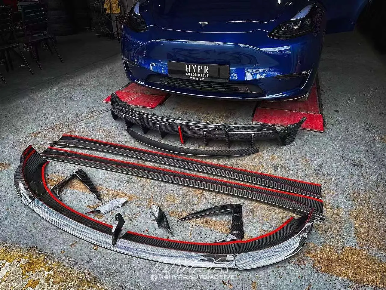 Karbel Carbon Pre-preg Carbon Fiber Side Skirts for Tesla Model Y / Performance
